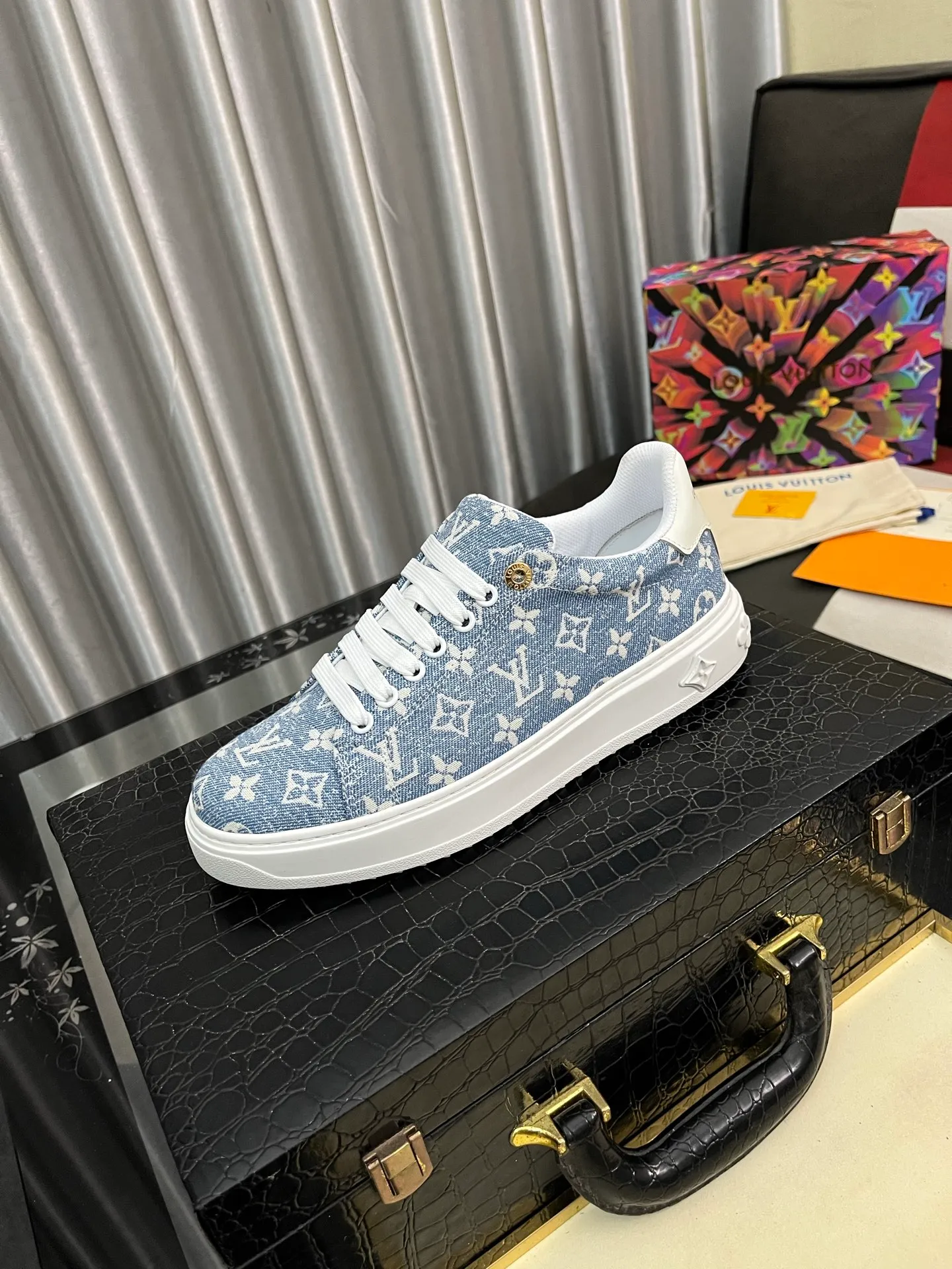 Men's shoes 💰540⌚️⌚️[Louis Vuitton LV] Dad shoes are popular casual sports shoes with outsole, breathable and comfortable, easy to walk, trendy men's versatile fly woven epoxy matching ➕leather lining➕Gucci's popular original outsole, sports and running style, super comfortable. Size 38-445️⃣Colors available